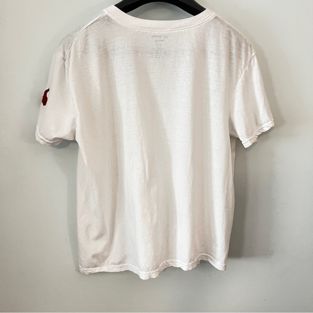 True Religion V-Neck White Short Sleeve Tee- with flaws see pics - Picture 5 of 8